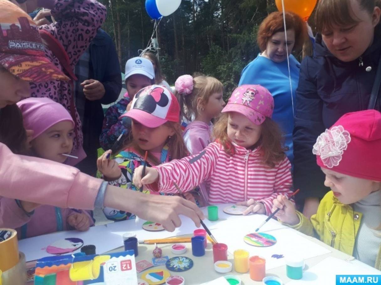 Мастер-класс по изготовлению магнитов и брошей в парке культуры, посвященный Дню России и 65-летию города Снежинска