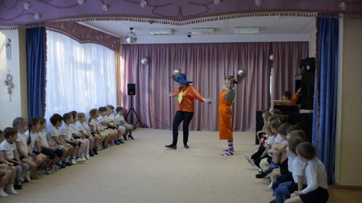Сценарий детского развлечения, посвященного Дню защитников Отечества «К нам пришел Незнайка» Фото Сценарий детского развлечения, посвященного Дню защитников Отечества «К нам пришел Незнайка»
