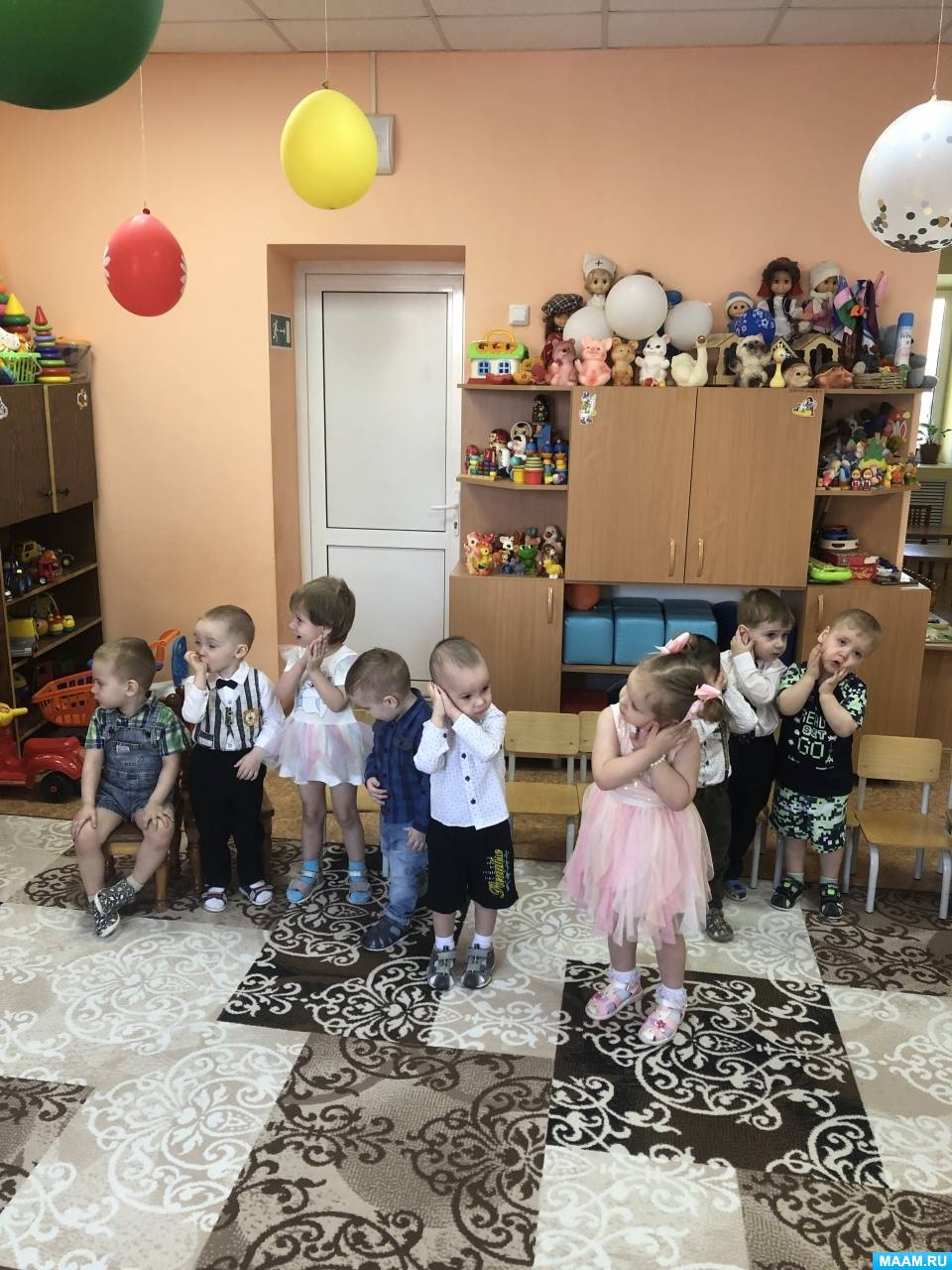 сценарии утренника 8 марта для младшей группы