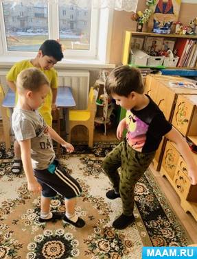 Фотоотчет «Народная игра «Пятнашки» (2 фото). Воспитателям детских ...