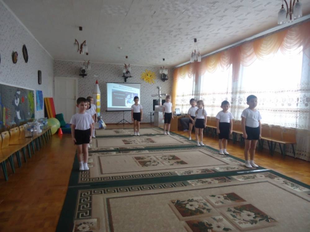 Досуг для детей 5–6 лет «Школа маленьких физкультурников-космонавтов» Фото Досуг для детей 5–6 лет «Школа маленьких физкультурников-космонавтов»