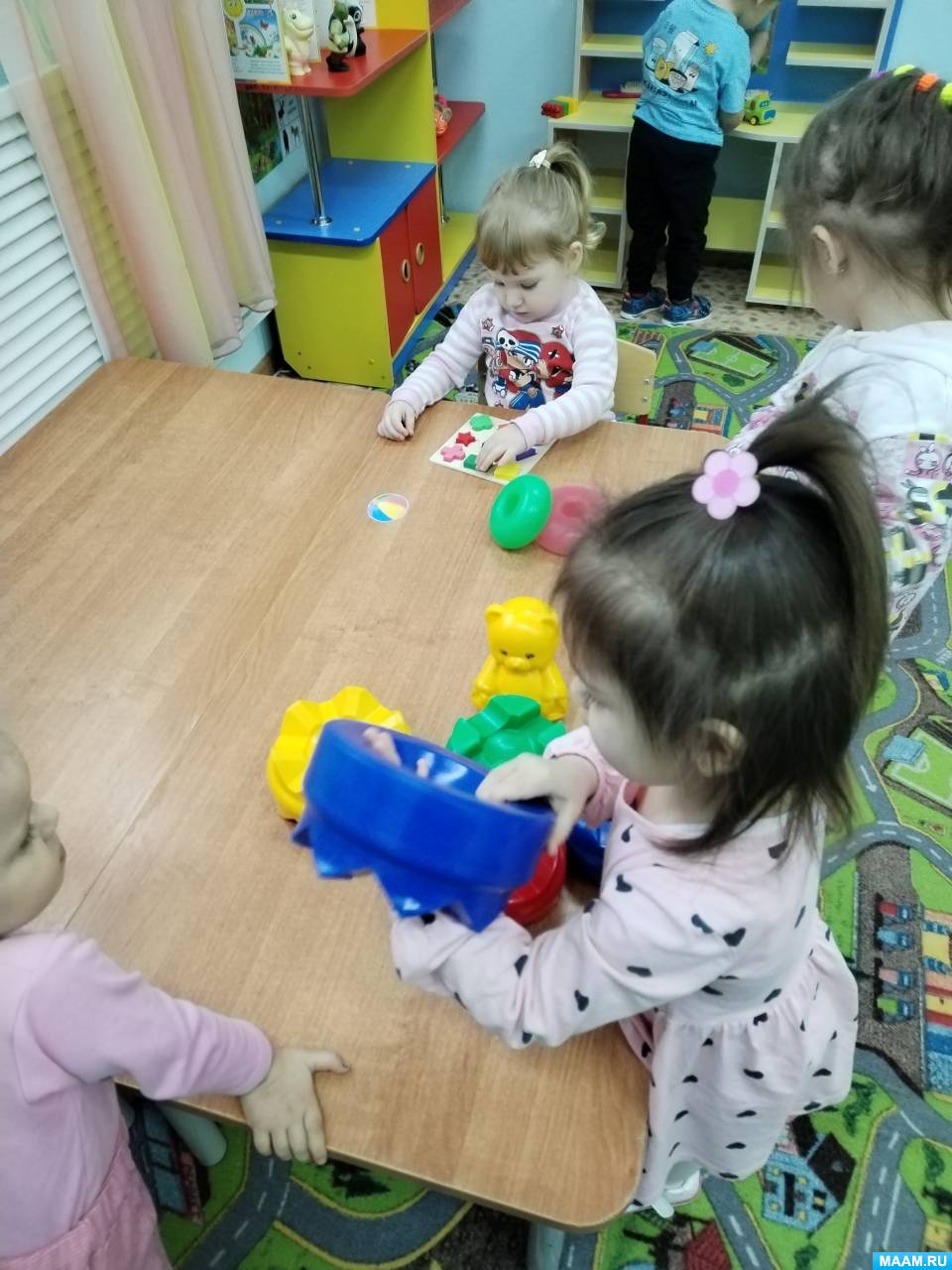 «Собери пирамидку». Конспект игровой деятельности для детей группы ...