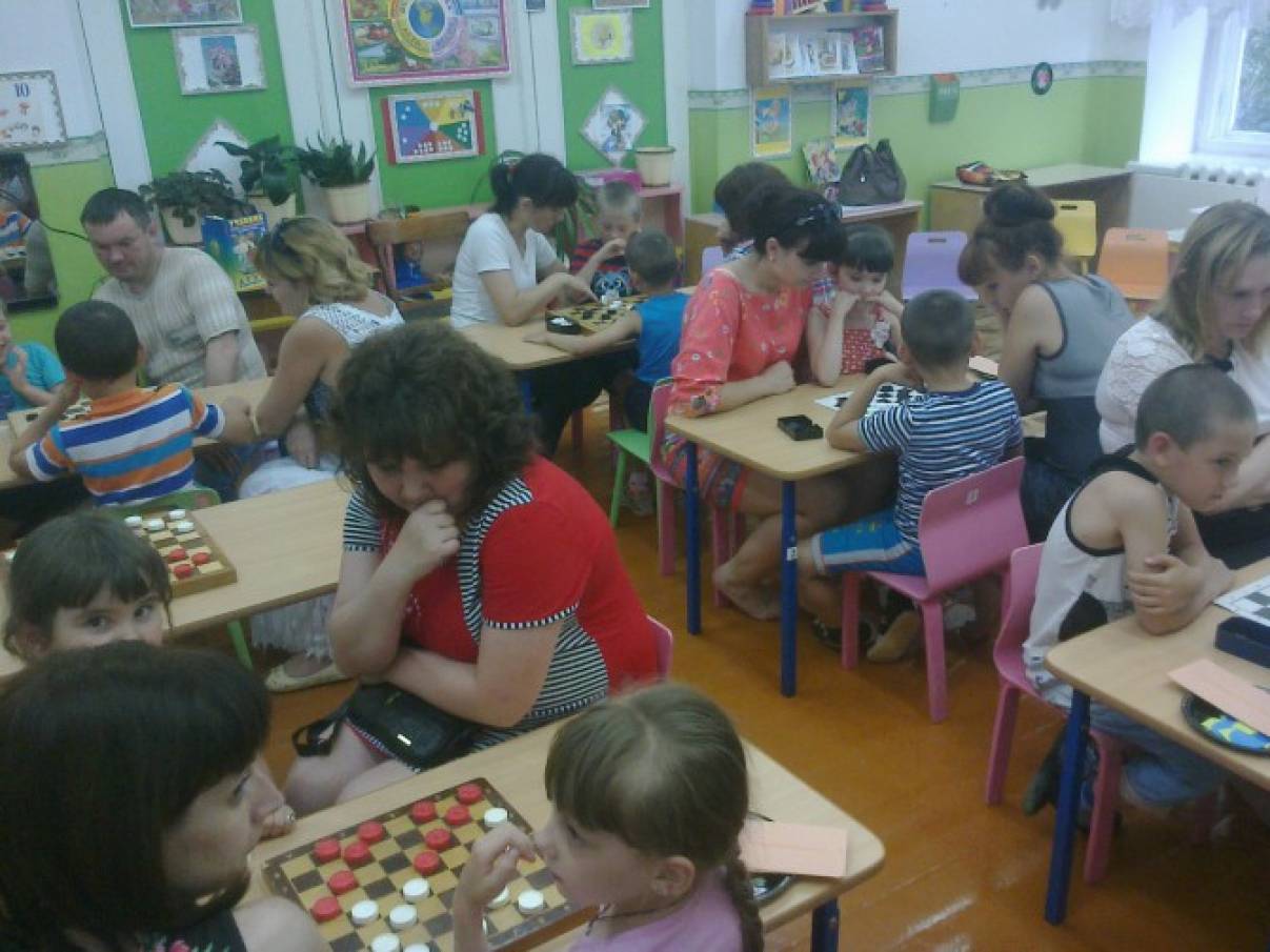 Итоговое родительское собрание в старшей группе «Дружная семейка» Фото Итоговое родительское собрание в старшей группе «Дружная семейка»
