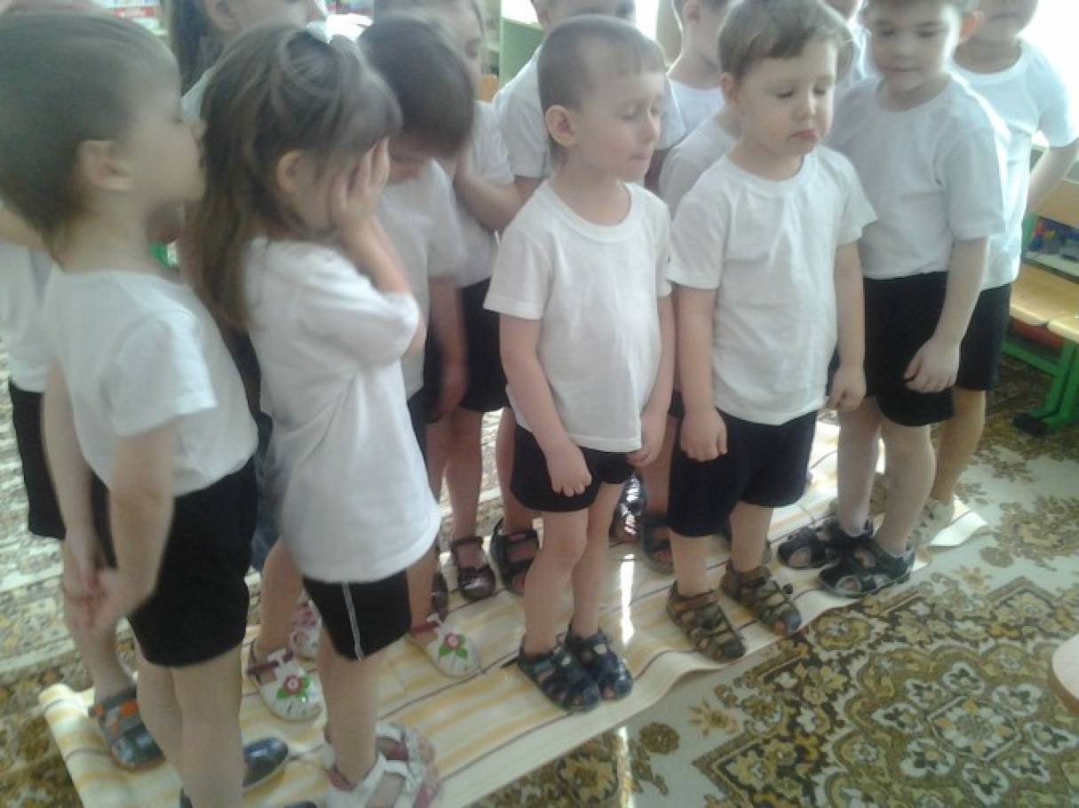 НОД по ФЭМП в средней группе «Счет по образцу. Влево, вправо» Фото НОД по ФЭМП в средней группе «Счет по образцу. Влево, вправо»