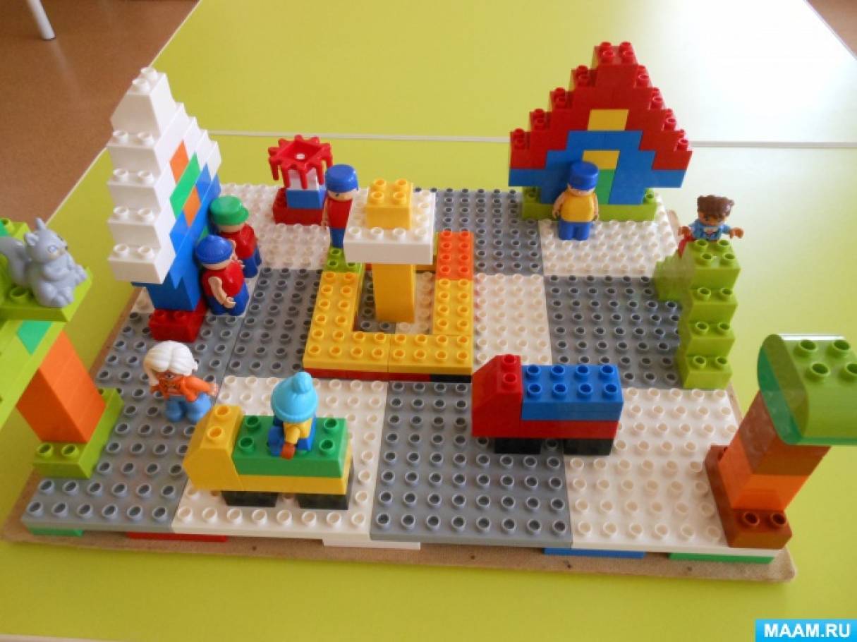 Сценарий непосредственной образовательной деятельности по лего- конструированию «Детская площадка» для второй младшей группы (1 фото).  Воспитателям детских садов, школьным учителям и педагогам - Маам.ру