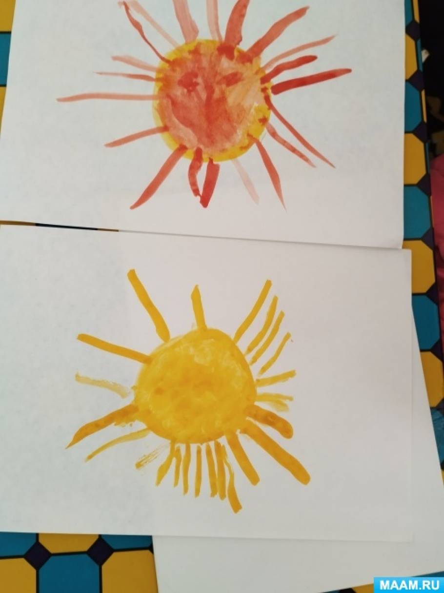 Рисование солнышко 2 младшая группа. Светит солнышко рисование во второй младшей. Рисование солнышко на Масленицу средняя группа. Рисование светит солнышко. Солнышко нетрадиционная техника рисования.