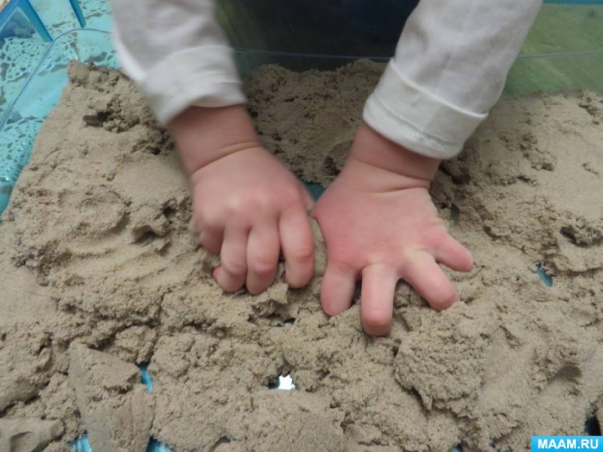 Песок в глаза ребенку что делать. Песок в ДОУ. Детские игры в песке. Песок и дети в саду. Игры детей с песком в детском саду.