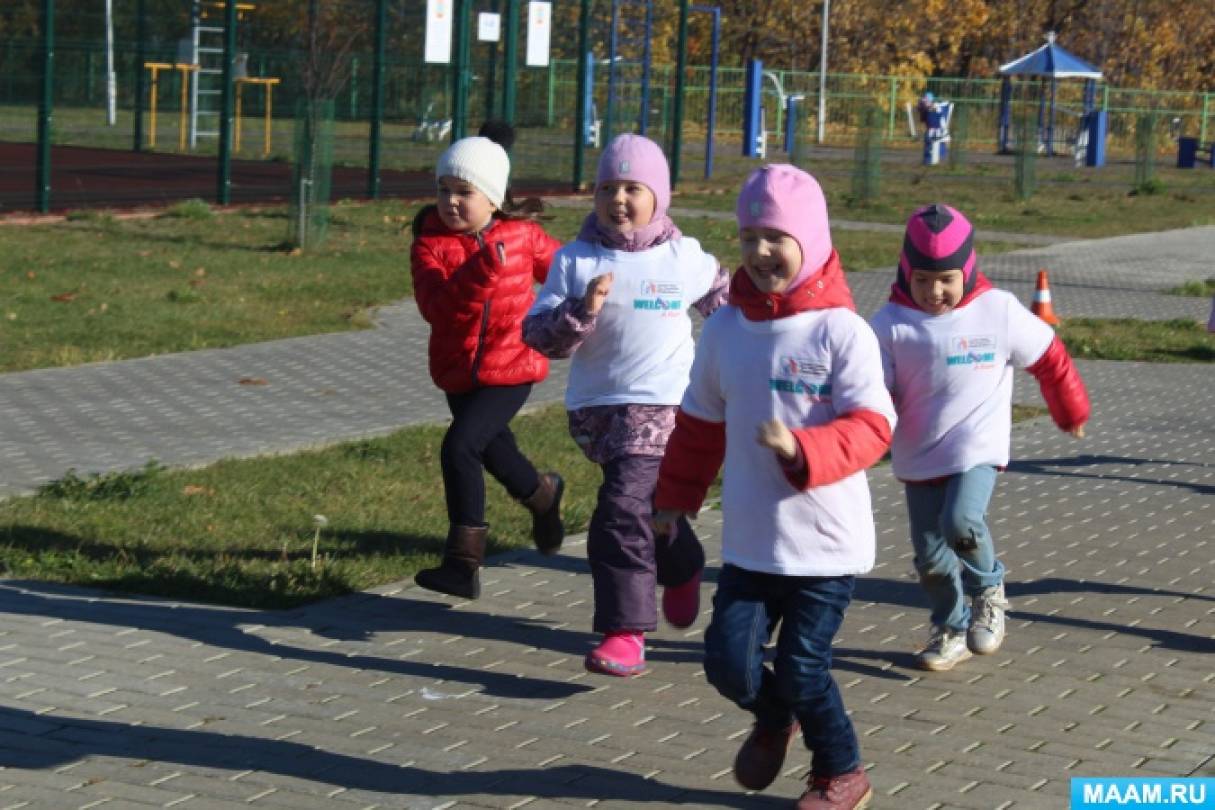 Смотреть фотографию №2 Фото №2 Ильенко прошел Осенний кросс на котором собрались самые активные и спортивные дошколята подготовительных групп