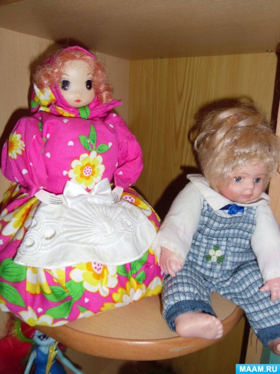 Музей кукол в детском саду. Мини музей кукол в детском саду. Конкурс кукол в ДОУ. Уркали куклу в детском саду.