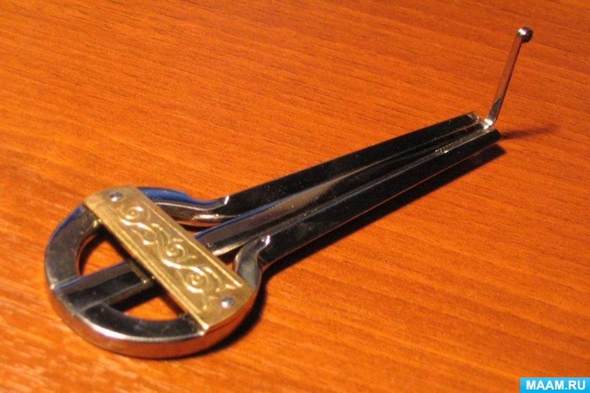 Хомус купить. Национальный инструмент якутов хомус. Хомус Якутский инструмент варган. Якутский музыкальный инструмент хомус. Хамус народный инструмент Якутии.