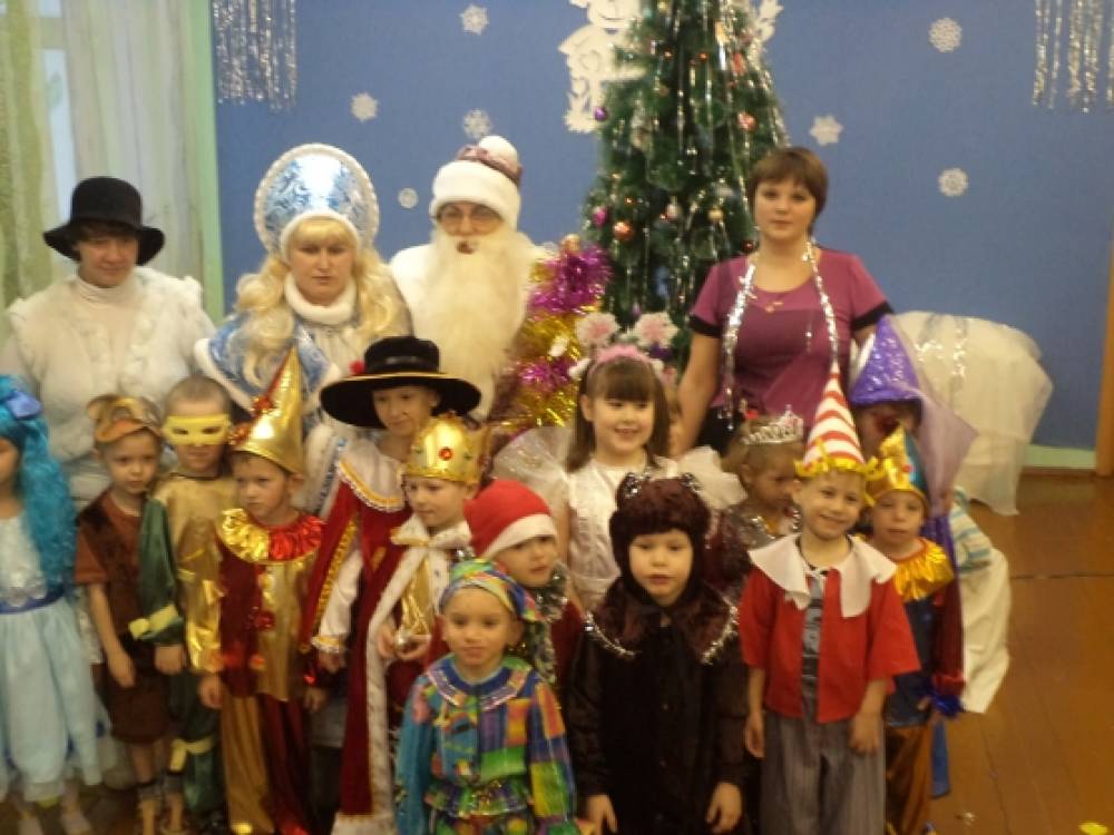 Интересный новогодний сценарий старшей группы