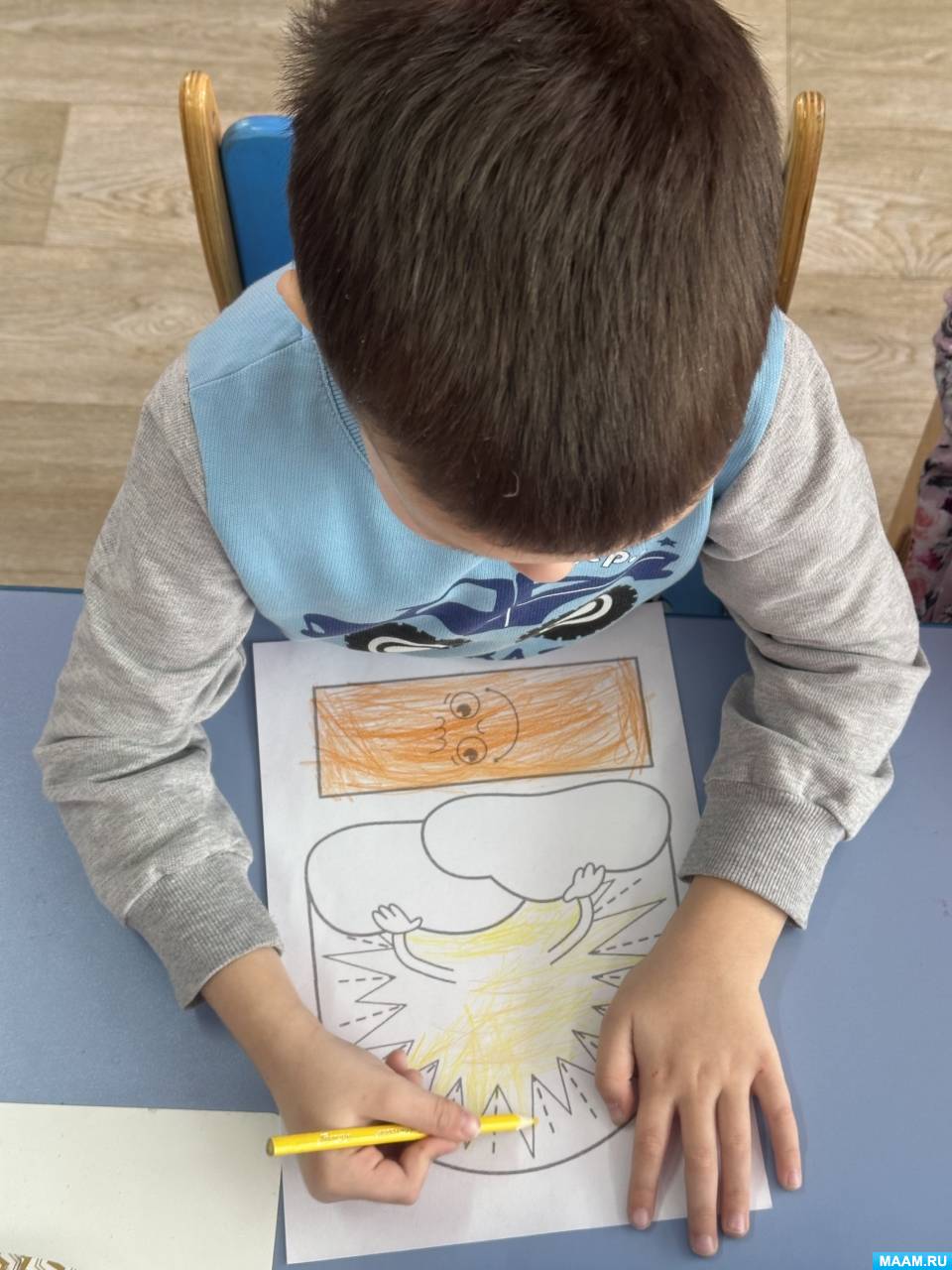 Ежик из цветной бумаги