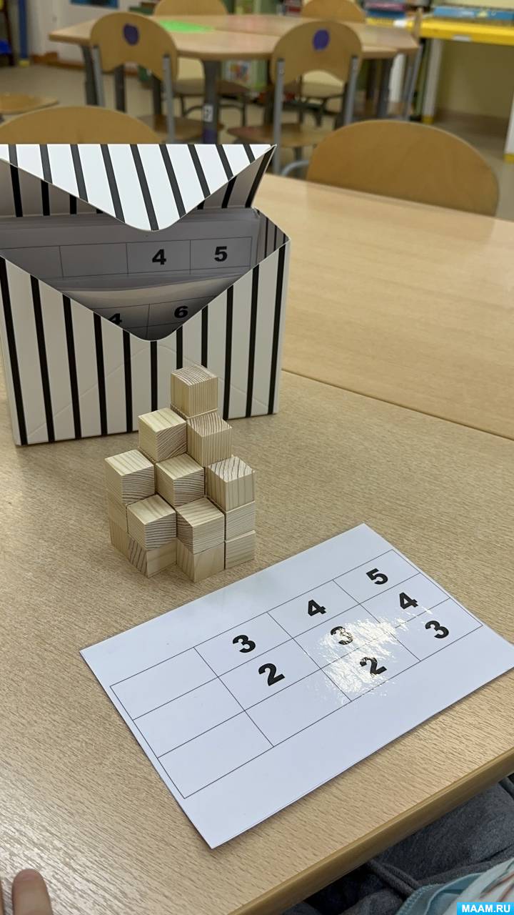 Математическая игра для дошкольников на счет «Строим башню»