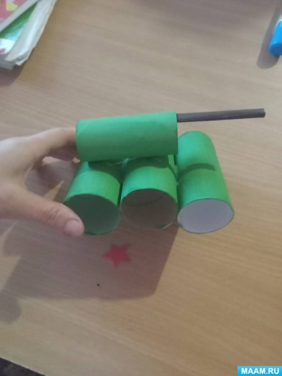 танк из втулок от туалетной