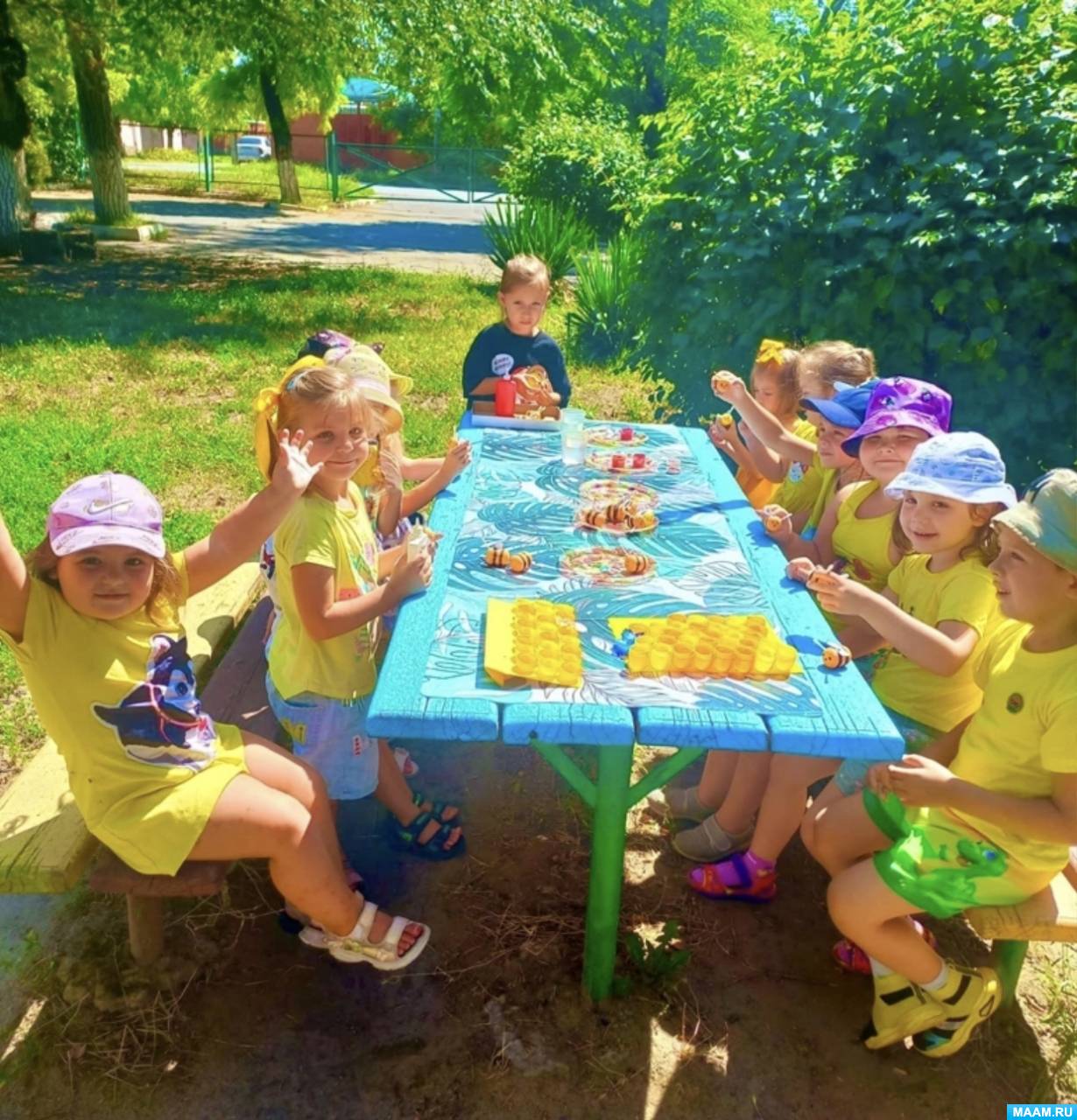 Медовый спас в младшей группе. Медовый сад коломна.
