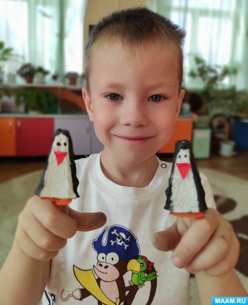 Мастер-класс для детей «Весёлые Пингвины» с использованием яичных лотков из прессованного картона