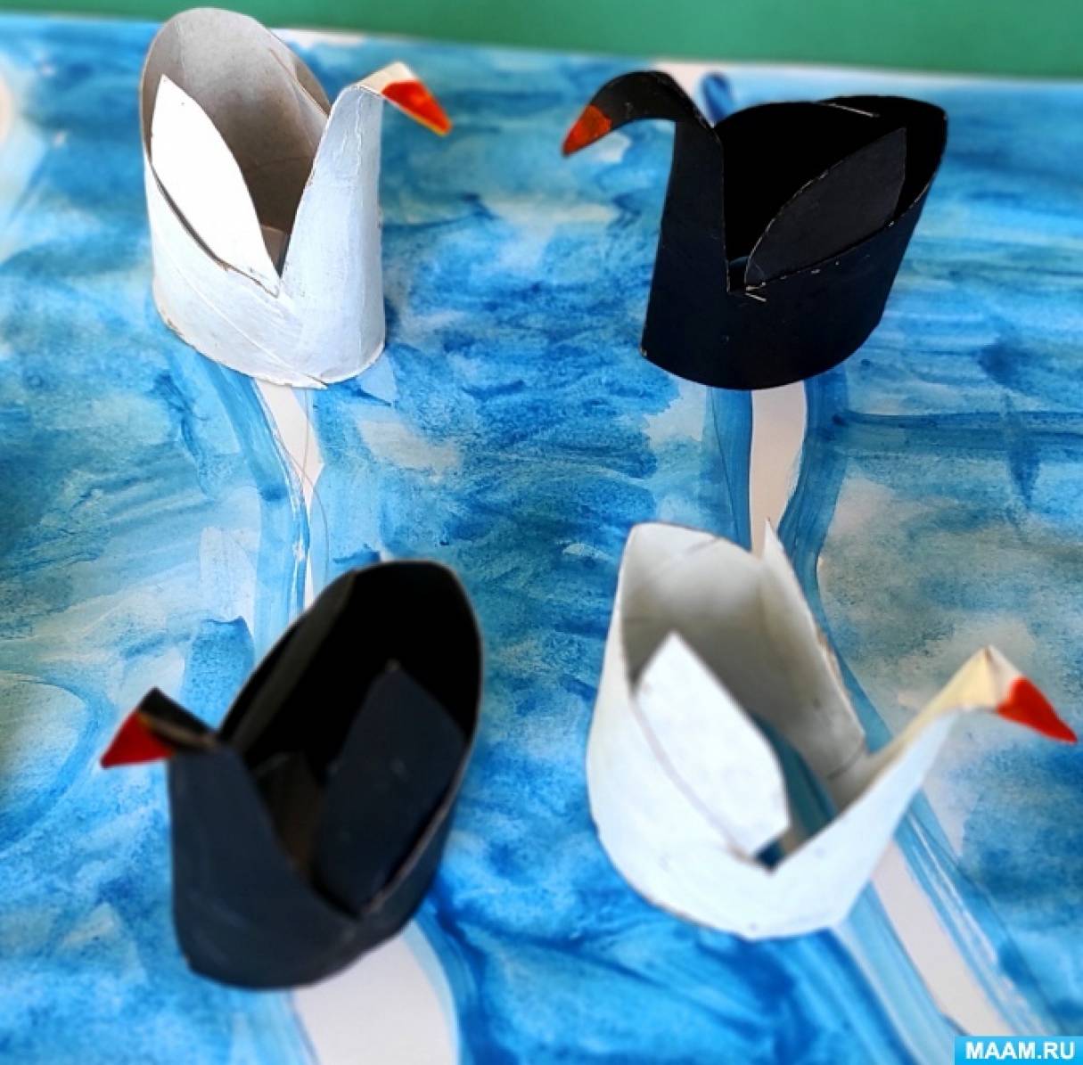 Мастер-класс для детей по изготовлению поделки из втулки от туалетной бумаги «Лебедь»