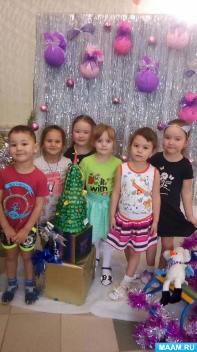Выставка новогодних поделок Фото Выставка новогодних поделок