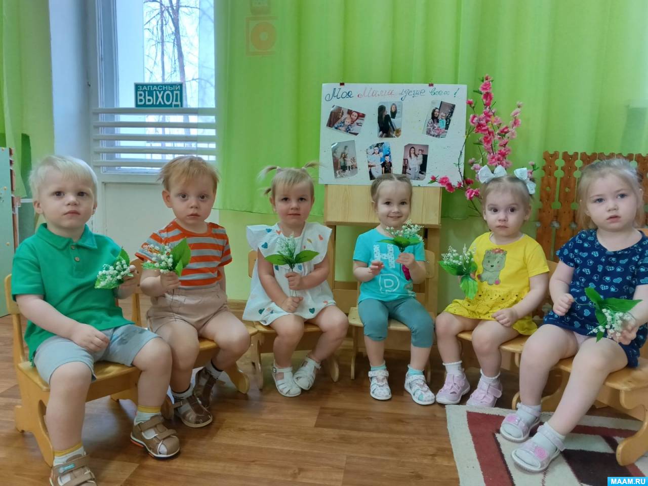 стихи для девочек на 8 марта всем