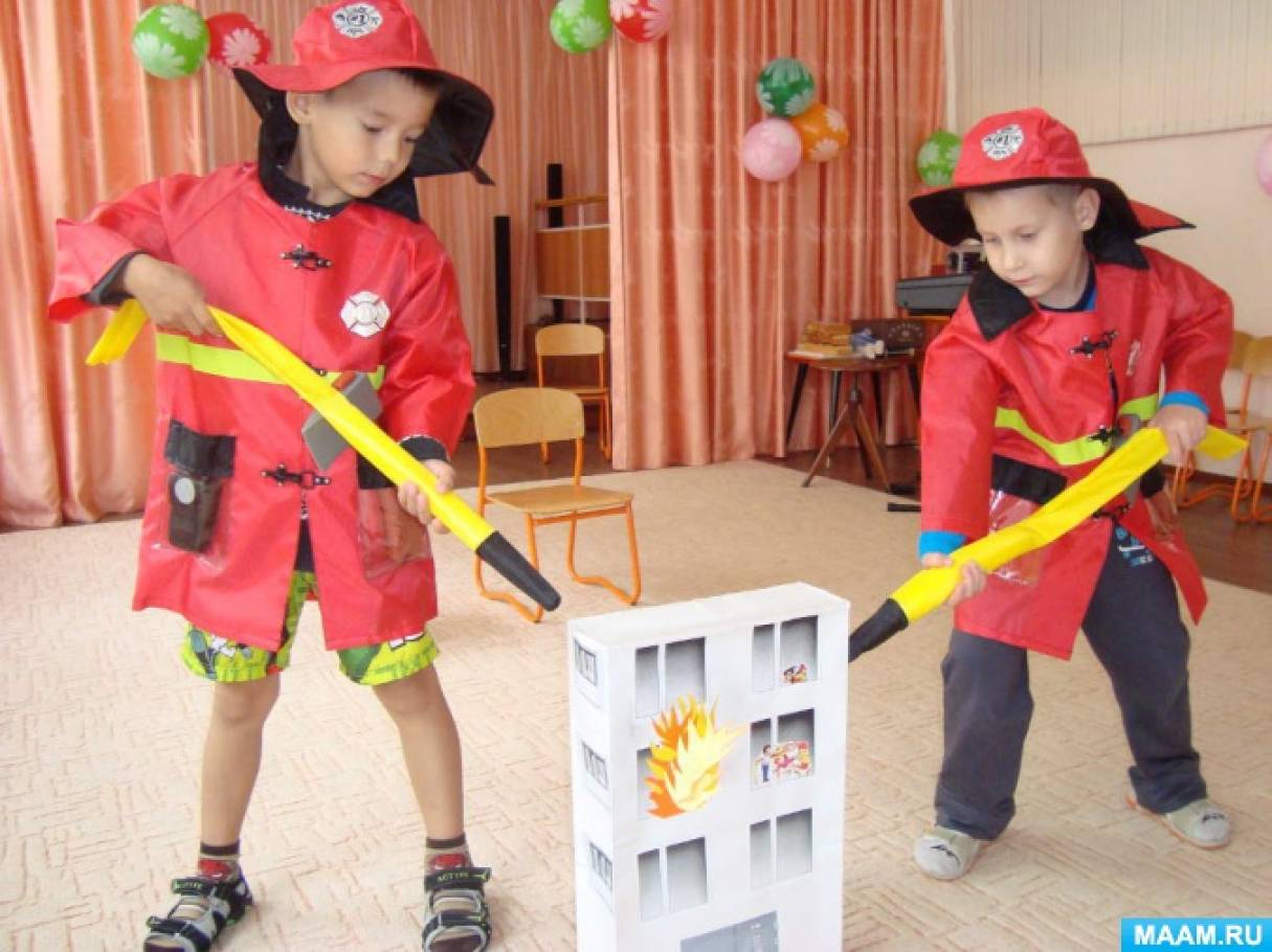 Сценарий пожарные в детском саду. Юный пожарный. Пожарник для детского сада. Пожарный для детей в детском саду. Атрибуты по пожарной безопасности в детском саду.