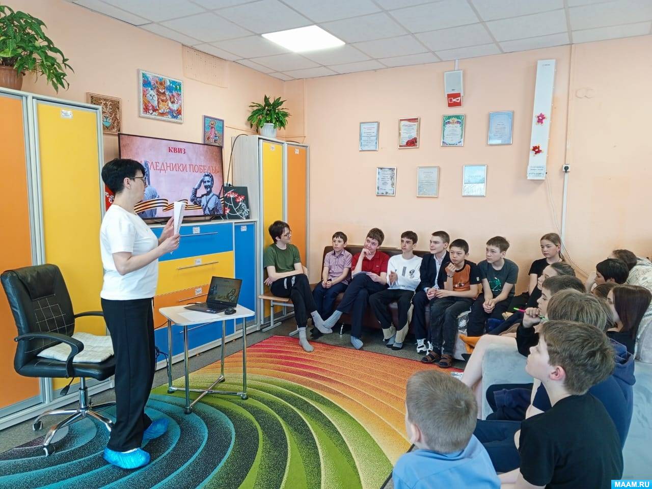 Смотреть фотографию №2 Фото №2 провела для наших ребят мультимедийную беседу Истрия Победы