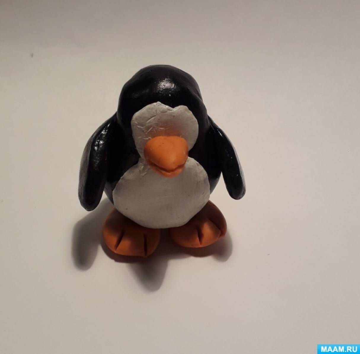 Мастер-класс по декоративной лепке «Пингвин на лыжах» из воскового ...