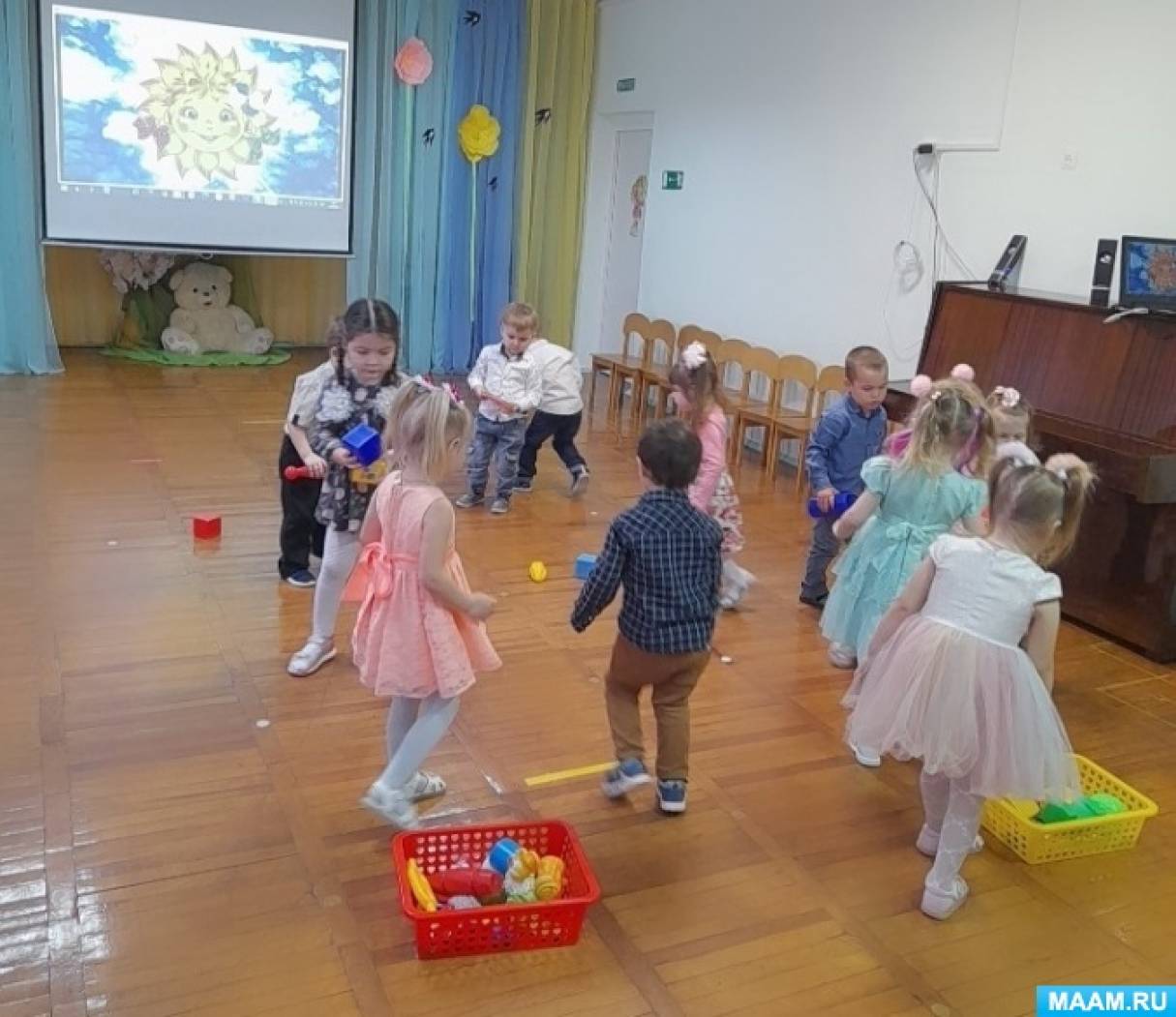 8 марта средняя группа сценарий солнышка и весна