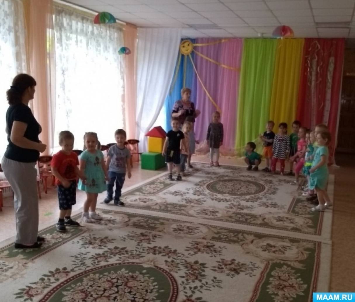 Досуг для родителей второй младшей группы «Играйте вместе с нами!» (12 ...