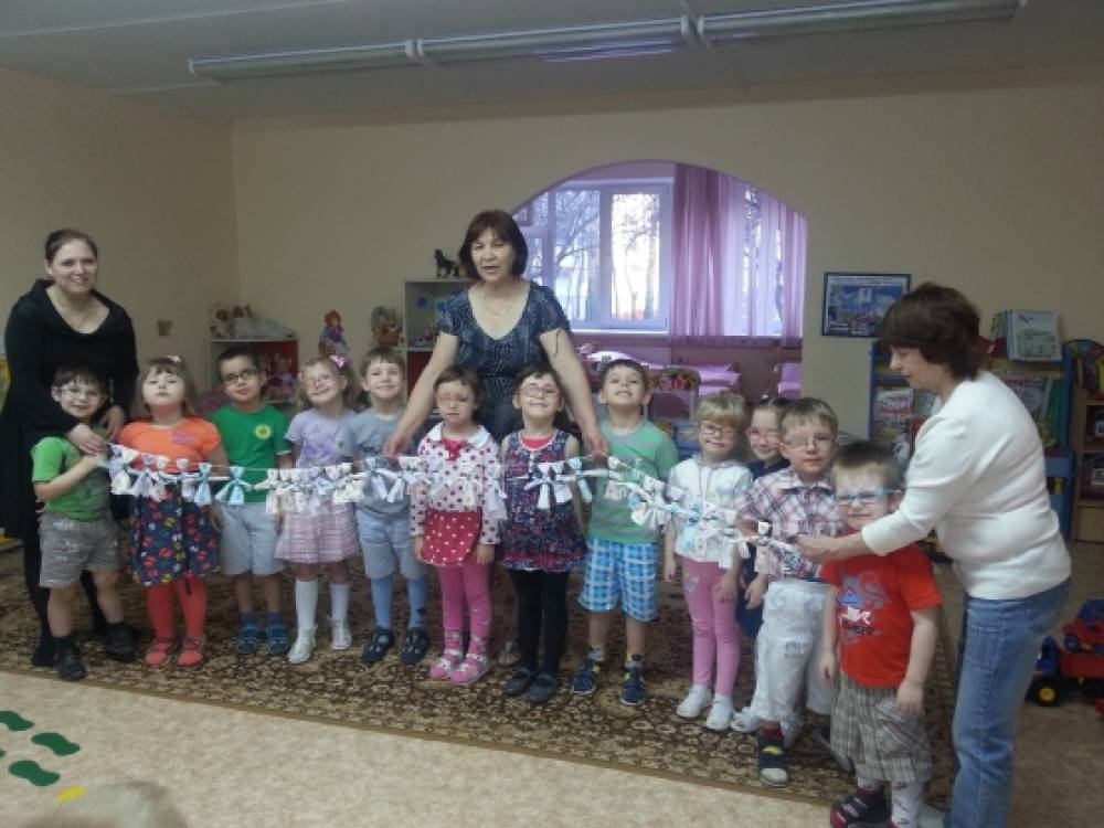 «Мы за мир и дружбу!» под таким девизом мы участвуем в миротворческой акции «Гирлянда дружбы» Фото «Мы за мир и дружбу!» под таким девизом мы участвуем в миротворческой акции «Гирлянда дружбы»