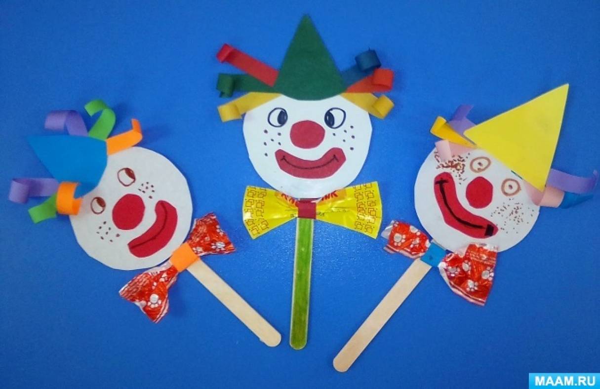 Аппликация клоун средняя. Клоун поделка из бумаги. Поддлека клоун. Аппликация "клоун". Клоун аппликация для детей.