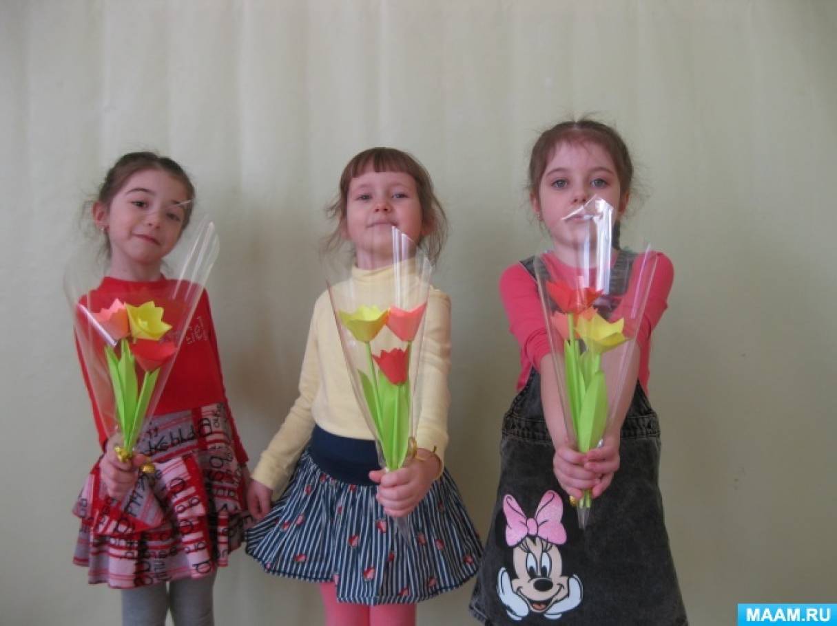 Мастер-класс с использованием цветной бумаги «Букет тюльпанов для мамочки»