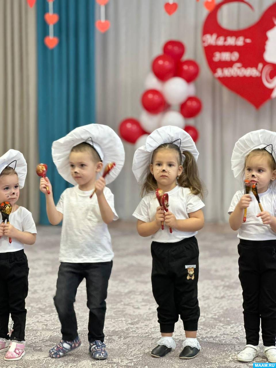 сценарий праздника в детском саду 8 марта в старшей группе