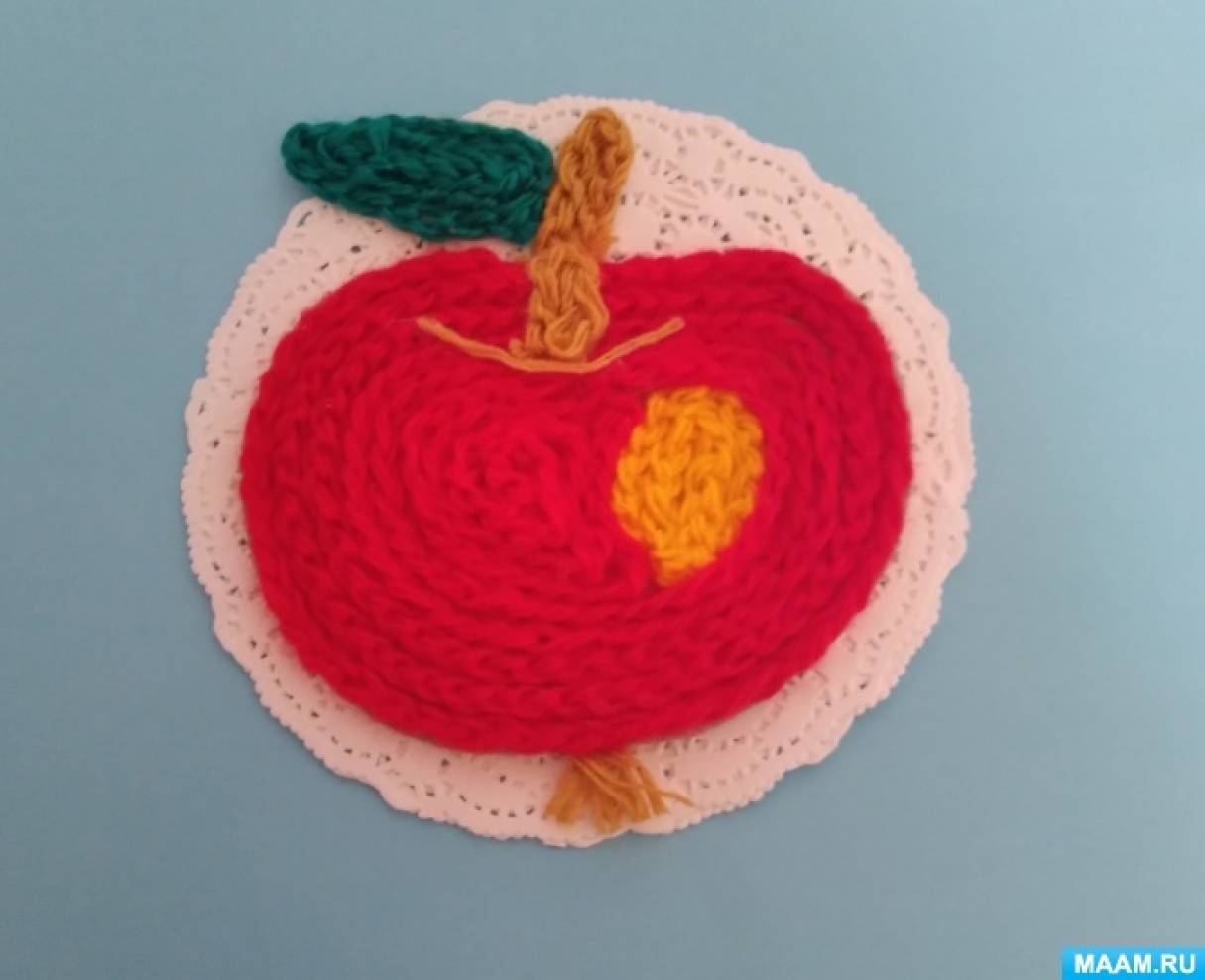 Мастер-класс по ручному труду «Румяное яблочко» из шерстяных ниток для детей от 6 лет ко Дню яблок на МAAM