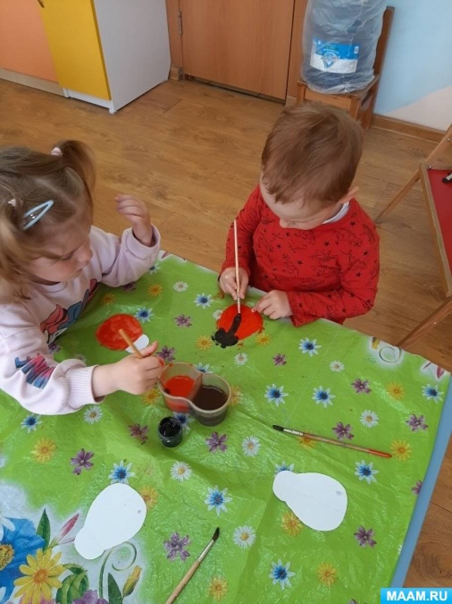 Рисование во второй младшей группе «Божья коровка» (7 фото ...