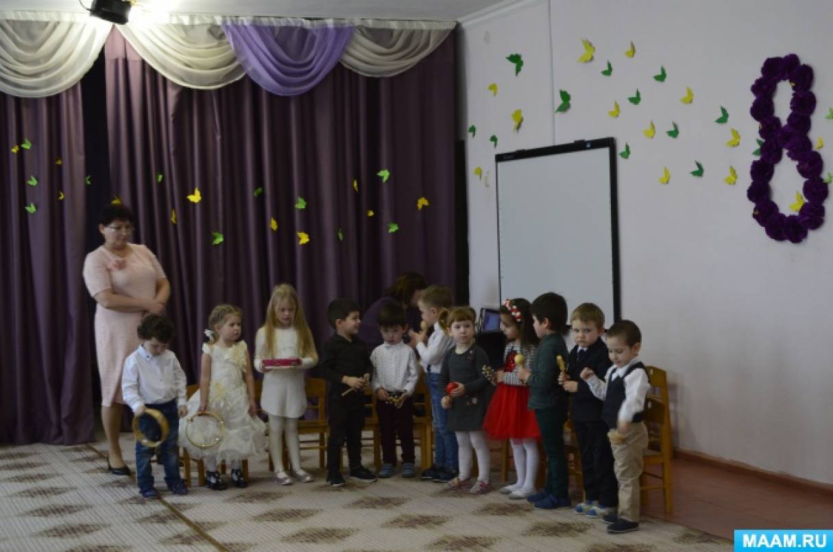 Смотреть фотографию №6 Фото №6 Ребё нок Пусть солнышко ласково светит Пусть птицы встречают зарю О самой чудесной на свете О маме моей говорю