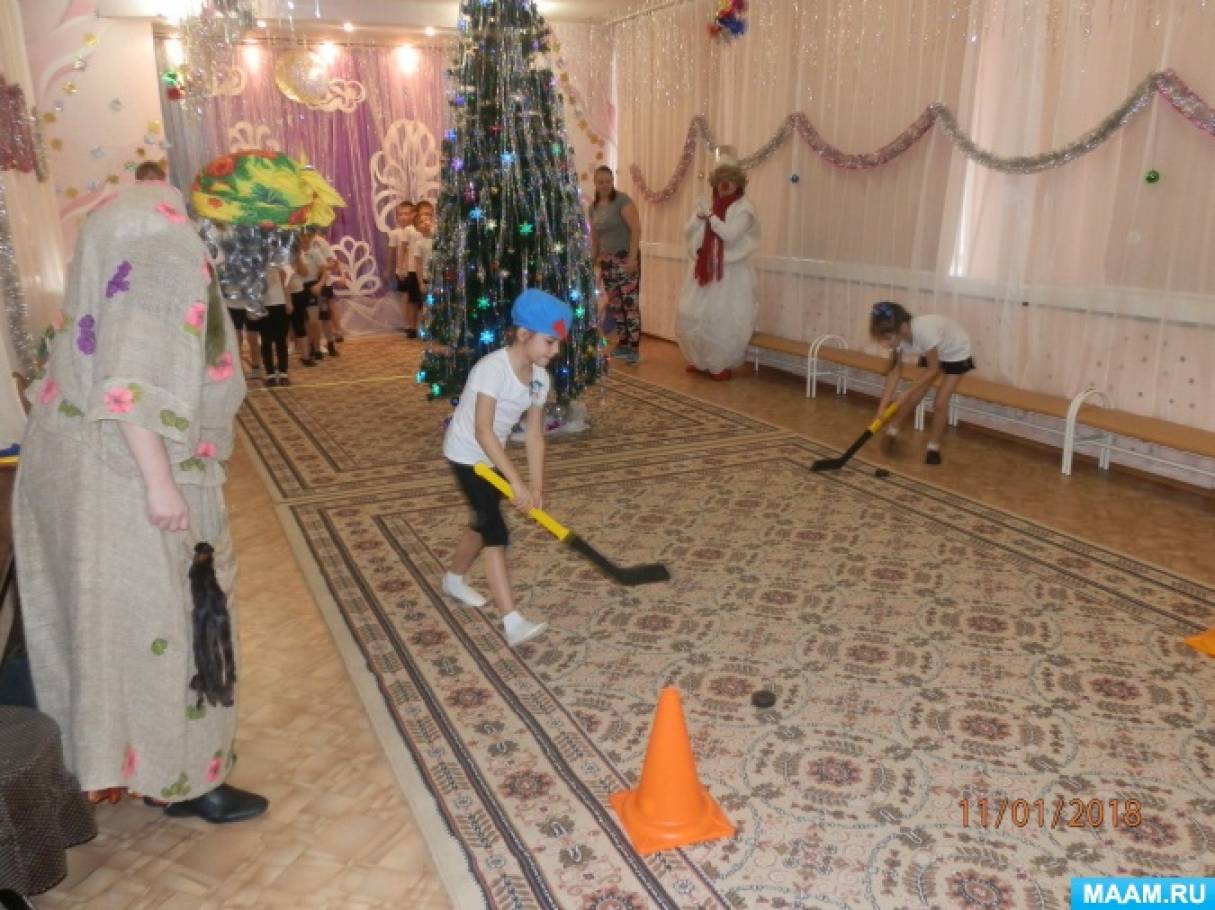 Спортивное развлечение в старшей группе зимние забавы. "Зимние старты" в зале ДОУ. Эстафеты на первое сентября ДОУ. Спортивное занятие в ДОУ зимние забавы в зале фото. Фото эстафета «сани» в старшей группе.