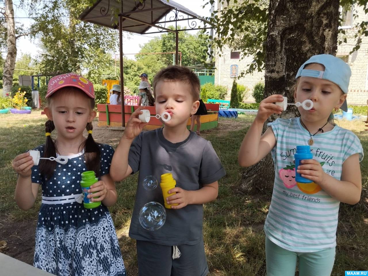 Фотоотчет о занятии в средней группе «День мыльных пузырей»