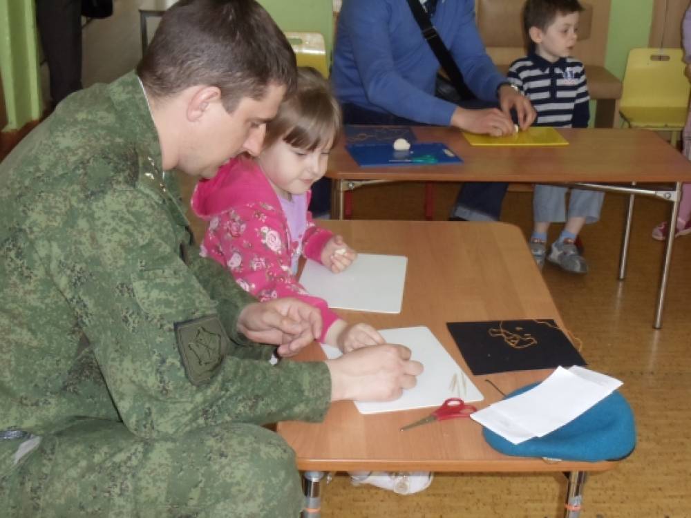 «Папа может всё». Фотоотчёт о заседании семейного клуба в детском саду Фото «Папа может всё». Фотоотчёт о заседании семейного клуба в детском саду