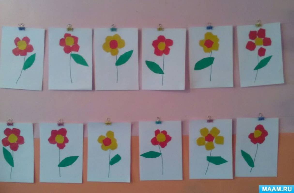 Занятие на тему цветы в средней группе. Цветок для мамы рисование в младшей группе Лыкова. Аппликация в средней группе. Аппликация в младшей группе. Аппликация цветы в средней группе.