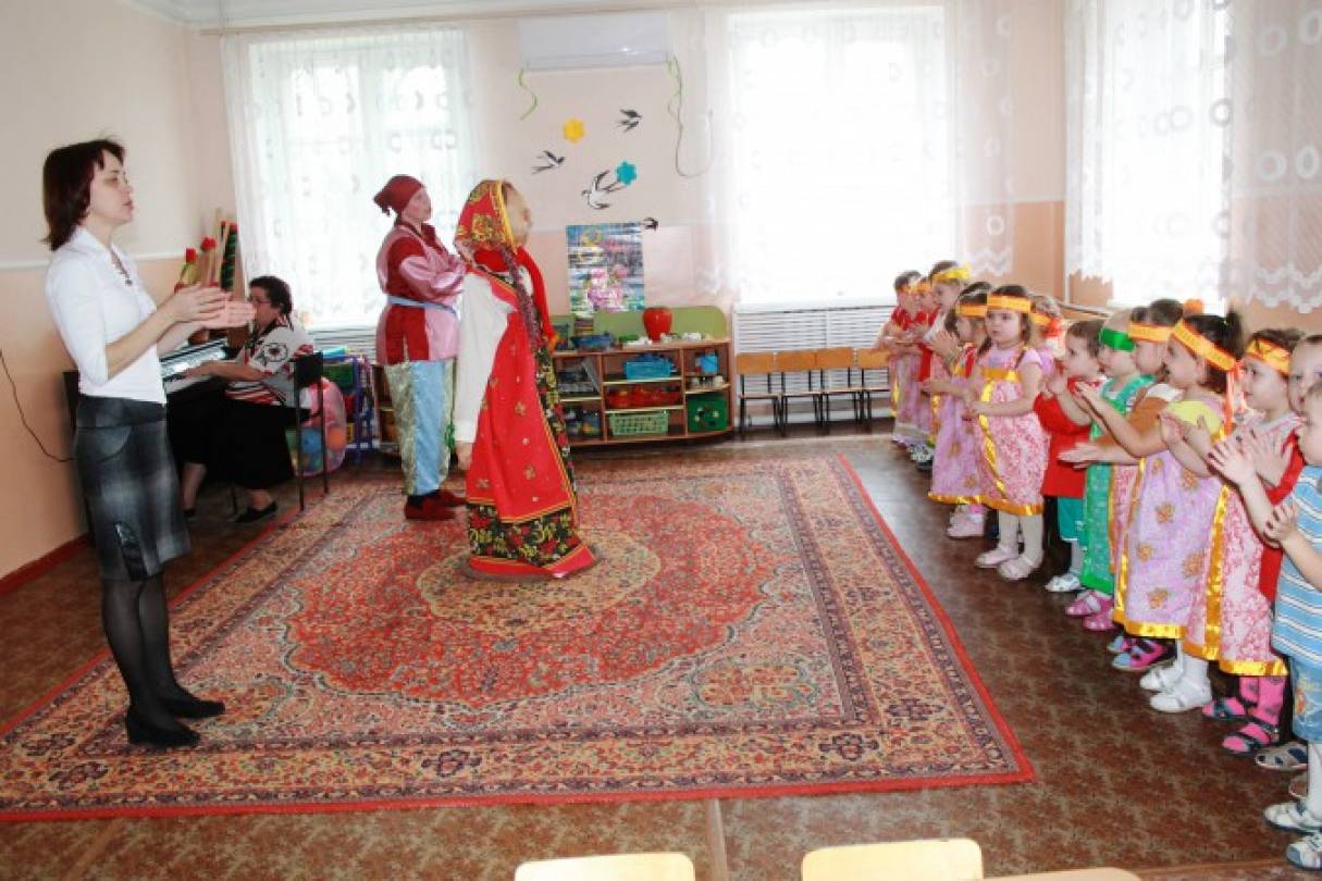 Смотреть фотографию №6 Фото №6 В эти дни устраивали народные гуляния пляски игрища