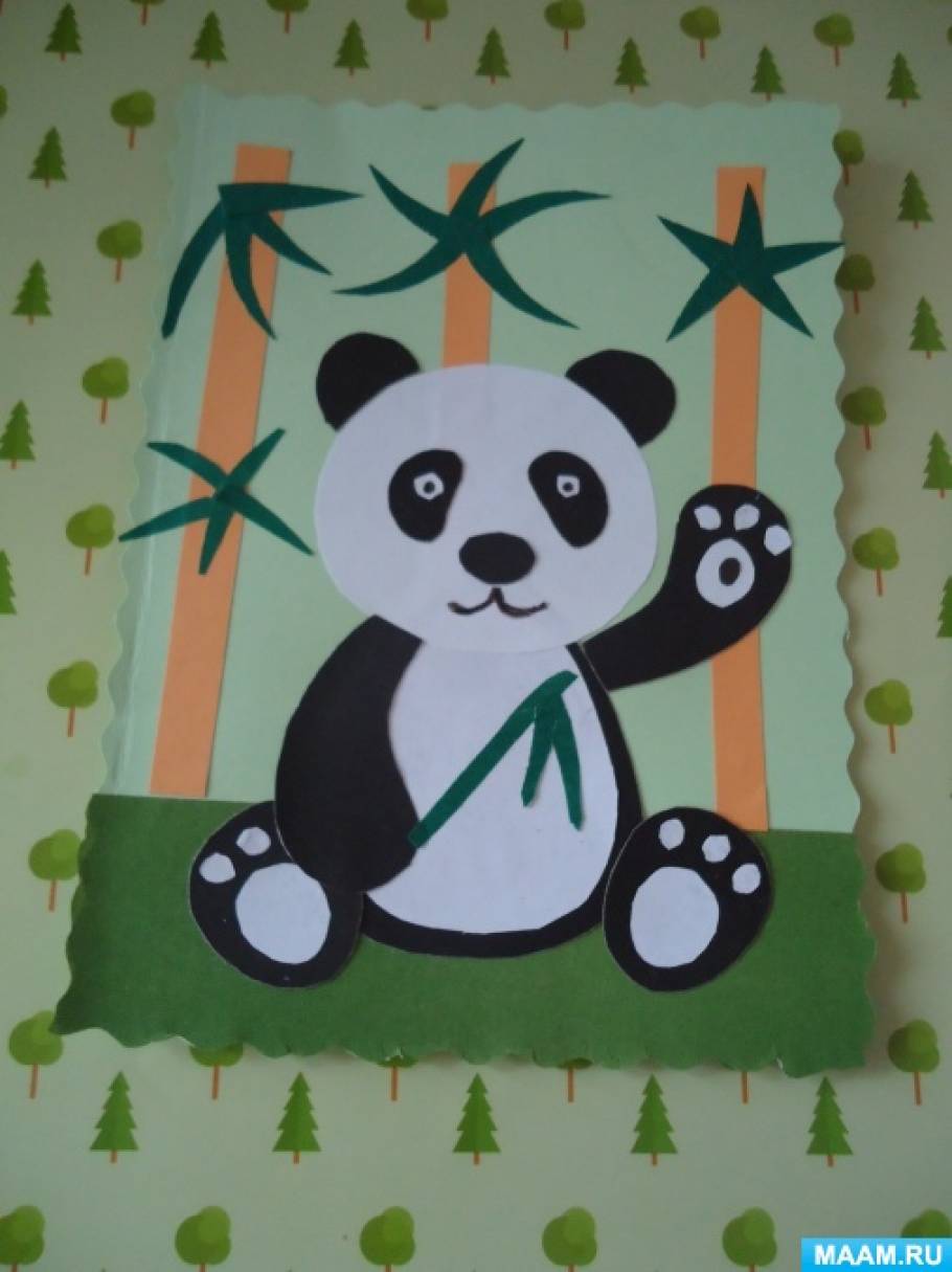 Плюшевая игрушка Панда с детенышем и листьями зелени