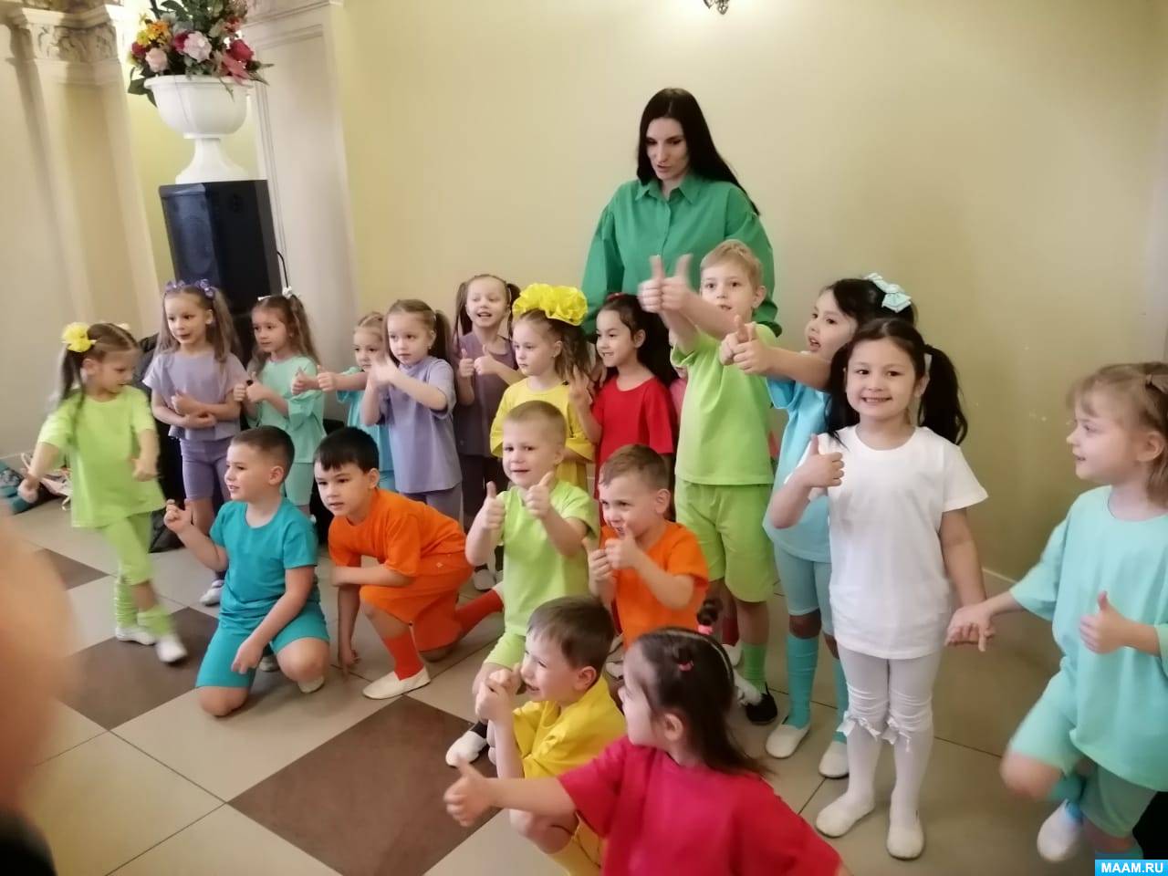 Общий танец в детском саду без подготовки