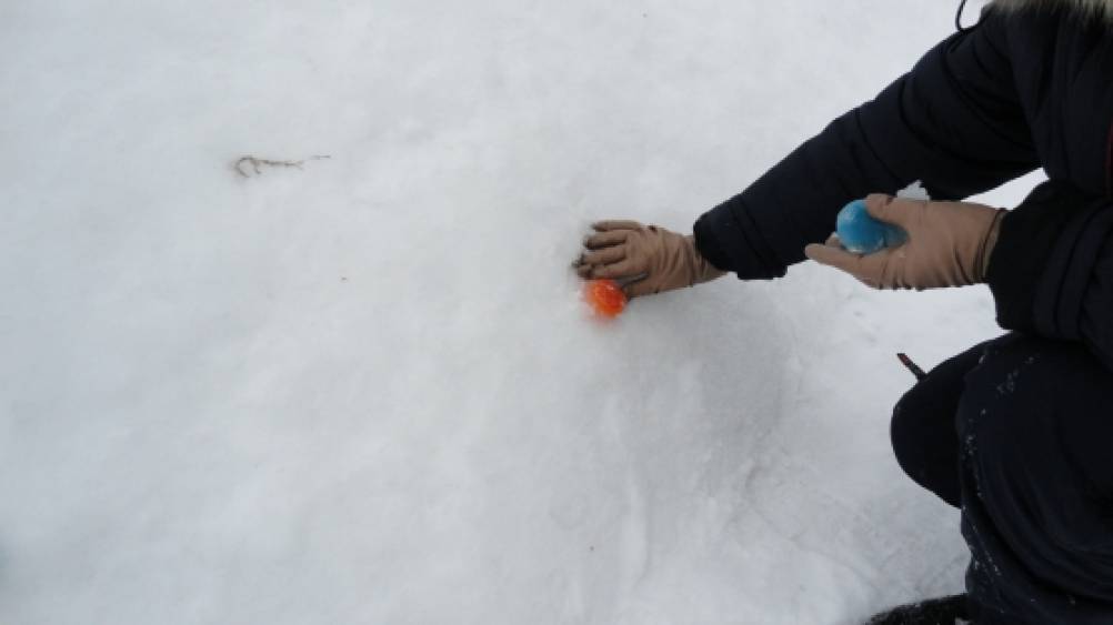 Как быстро сделать снежную горку своими руками
