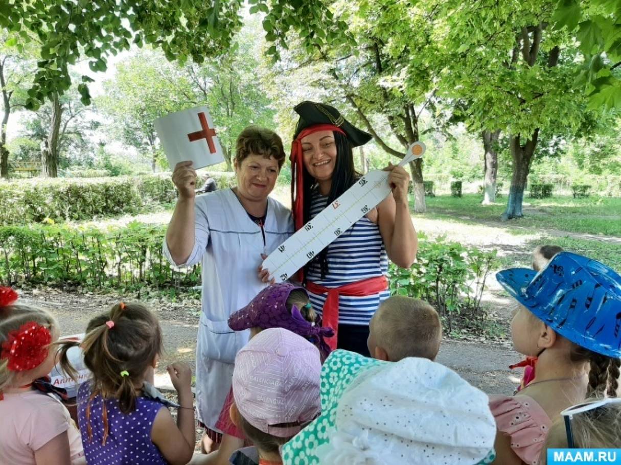 Фото №4 Удивление ребятишек вызвало то что на станции Неболейка они нашли не только огромный градусник а встретили добрую тетю Айболита