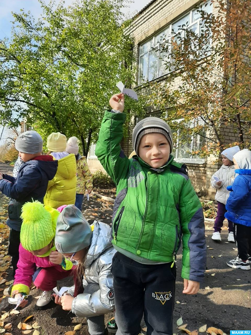 Смотреть фотографию №3 Фото №3 Он учрежден народным поэтом Дагестана Расулом Гамзатовым как праздник духовности поэзии и как светлая память о павших на полях сражений во всех войнах
