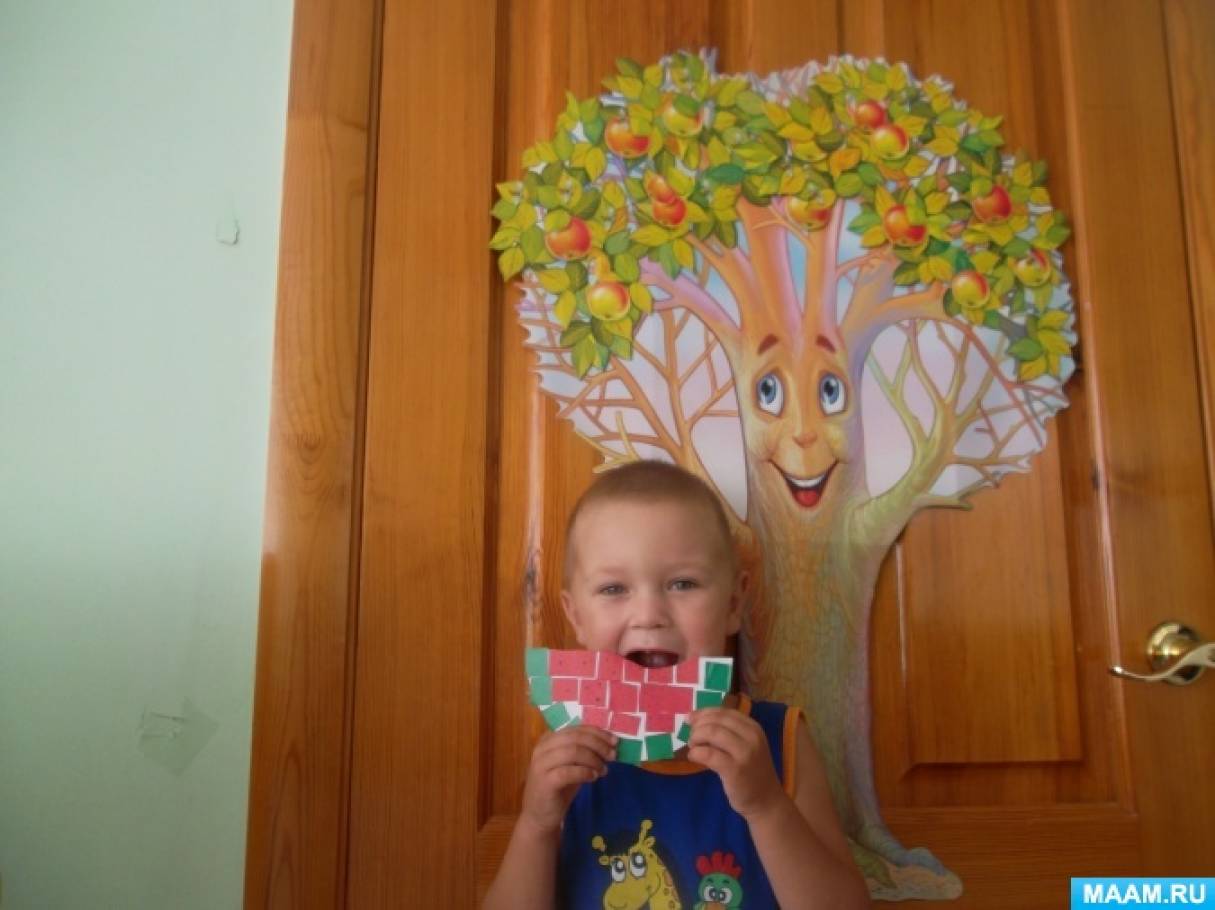 Мастер-класс по бумажной мозаике «Арбузный ломтик» ко Дню арбуза для детей дошкольного возраста