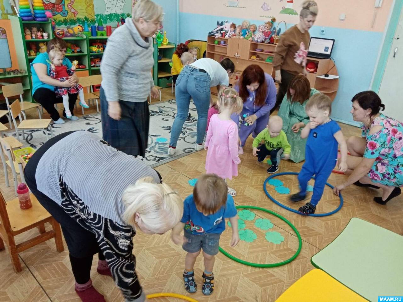 сценарий к 8 марта для взрослых
