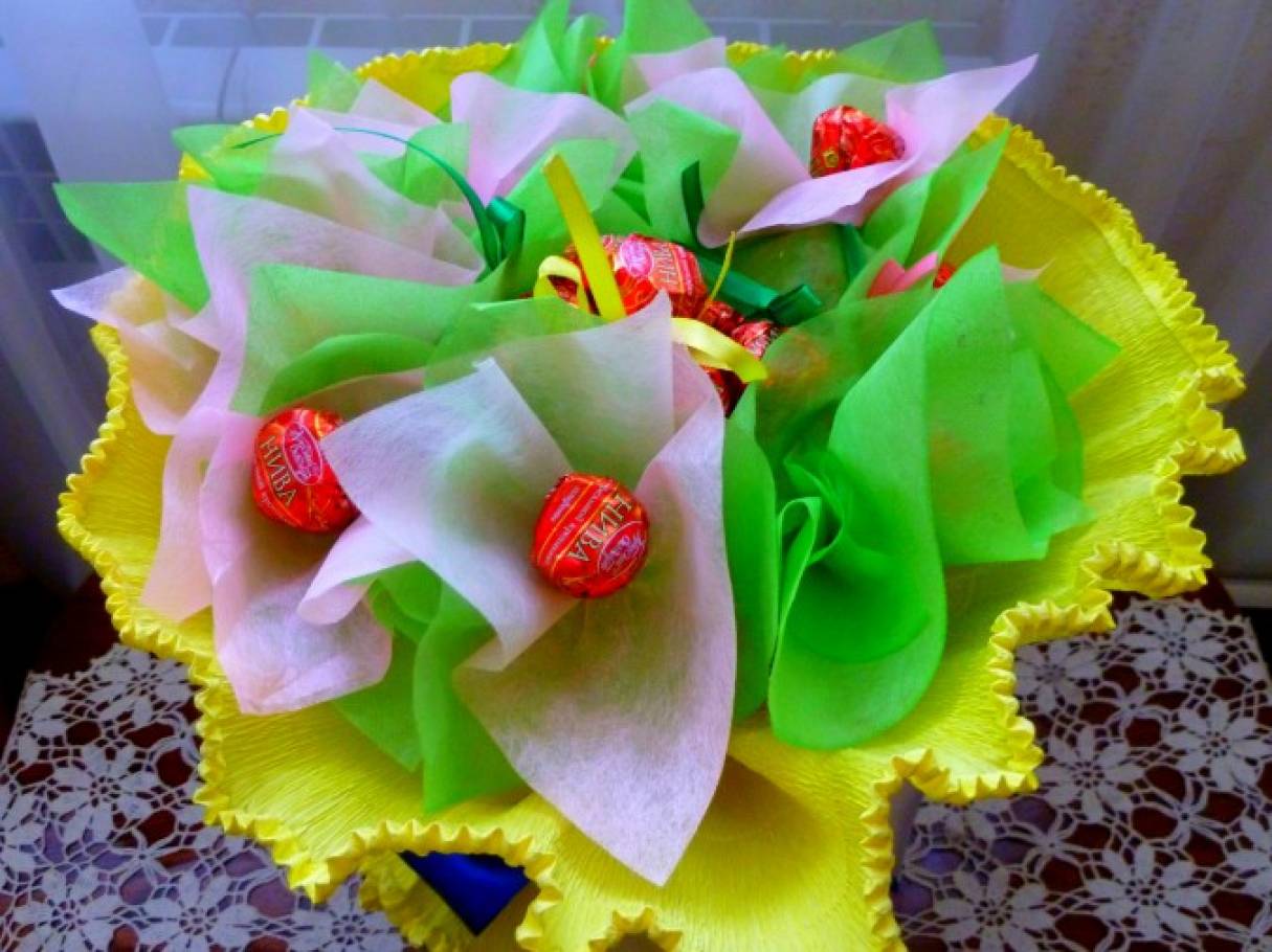 Букет из конфет своими руками: мастер-классы с фото