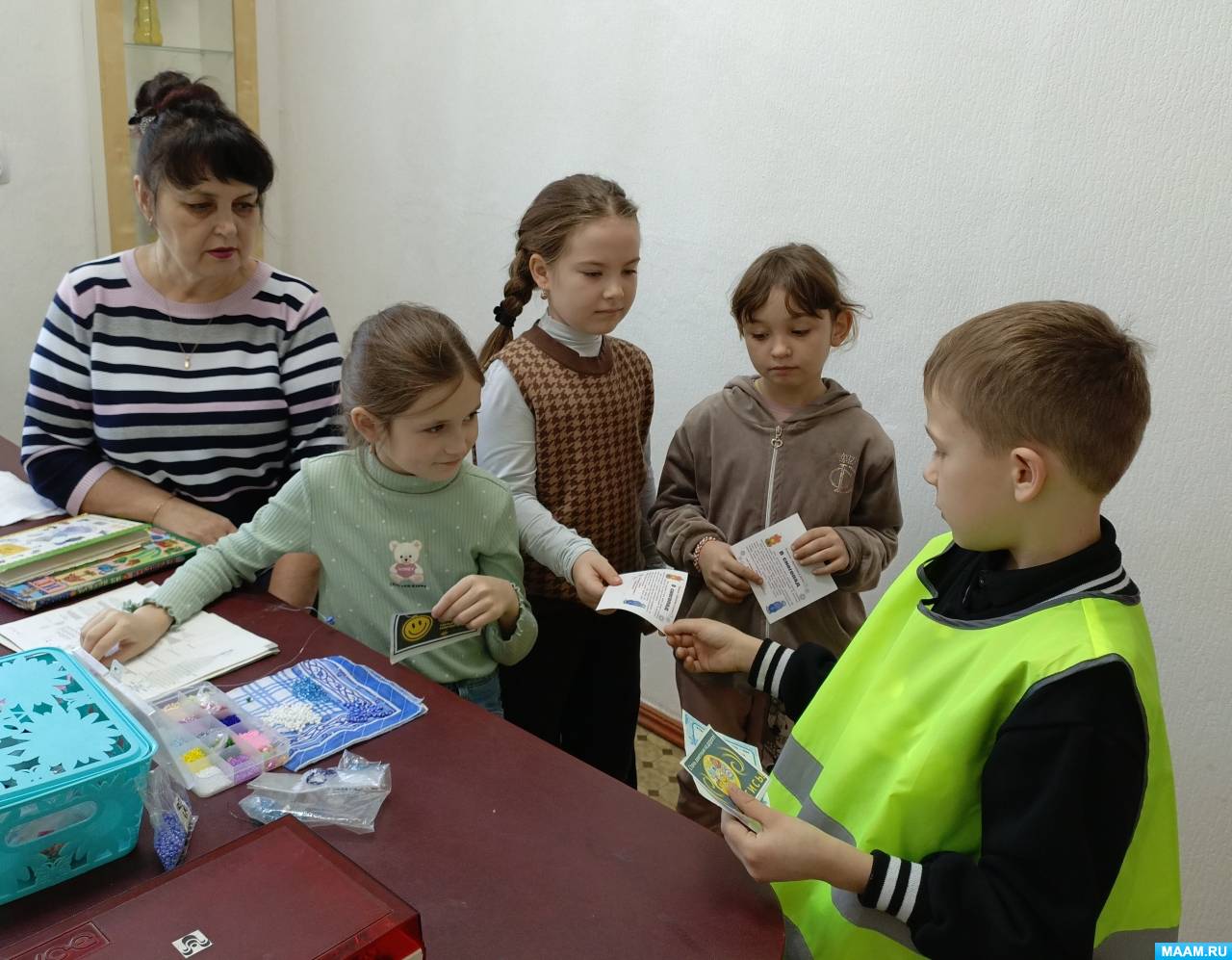 Дорожные знаки. Выучить дорожного движения. Выучить дорожного движения. Пдд. Пдд для детей в детском саду.