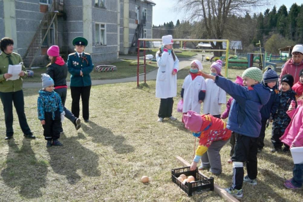 зарница для детей. зарница в детском саду зимой. зарница в детском саду на улице. праздник зарница в детском саду. зарница в садике.
